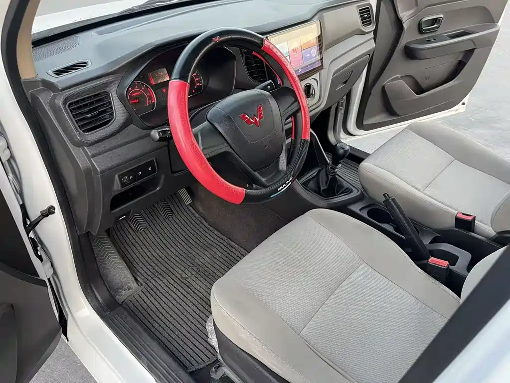Wuling Hongguang V 2021