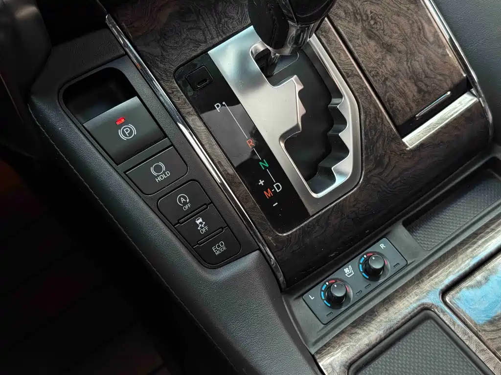 Toyota Alphard 2018 — фото 6