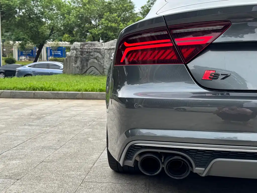 Audi S7 2018 — фото 18