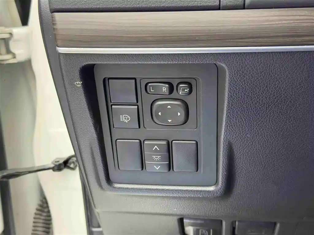 Toyota Prado 2019 — фото 13