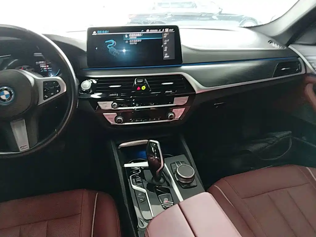 BMW 5 Series New Energy 2022 — фото 13