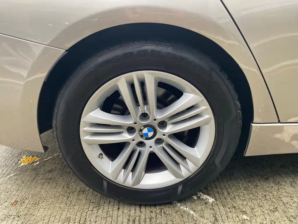 BMW 3 Series 2016 — фото 12