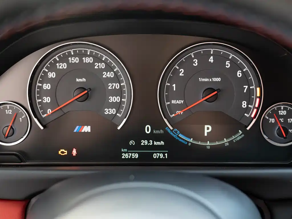 BMW M4 2018 — фото 18