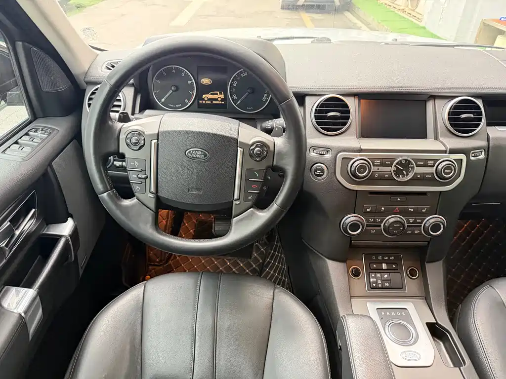 Land Rover Discovery 2017 — фото 10