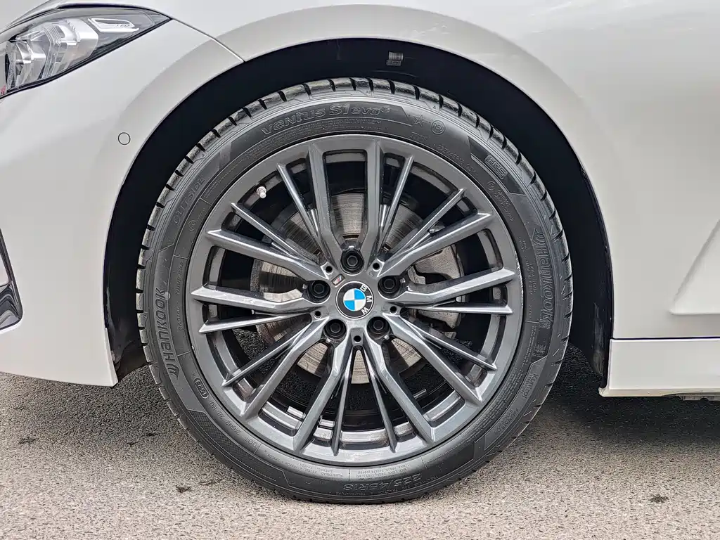 BMW 3 Series 2023