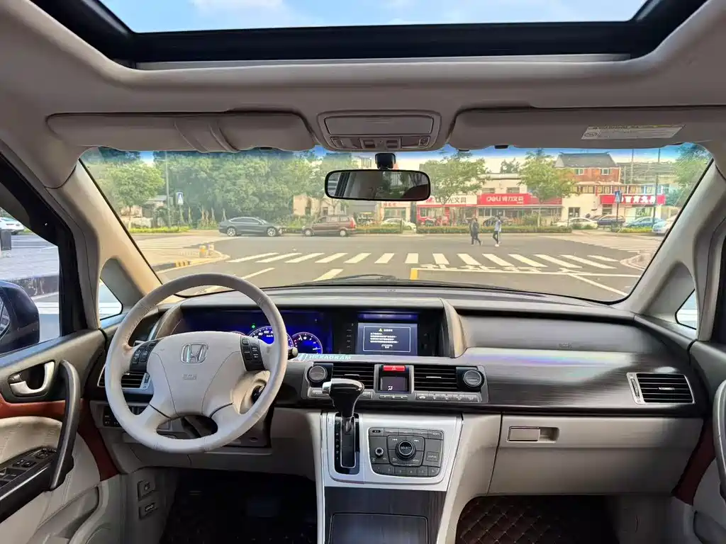 Honda Elysion 2014