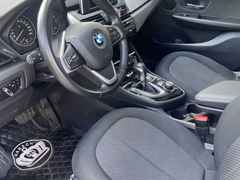 BMW 2 Series Wagon 2018 — фото 7