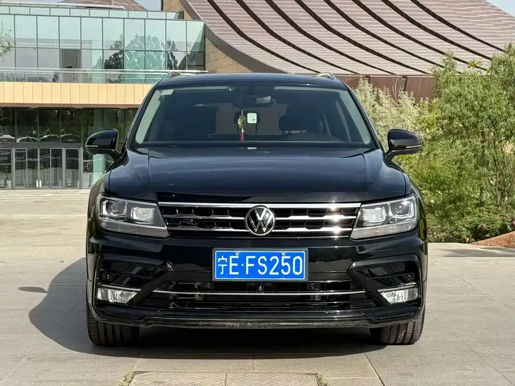 Volkswagen Tiguan L 2021 — фото 2