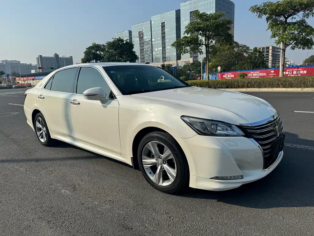Toyota Crown 2016 — фото 3