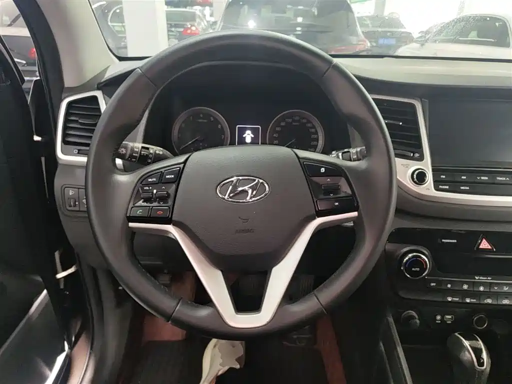 Hyundai Tucson 2016 — фото 11