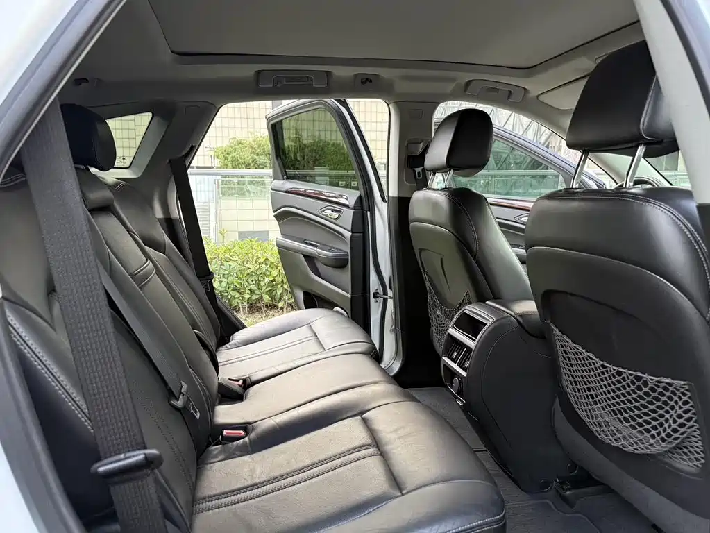 Cadillac SRX 2014 — фото 9