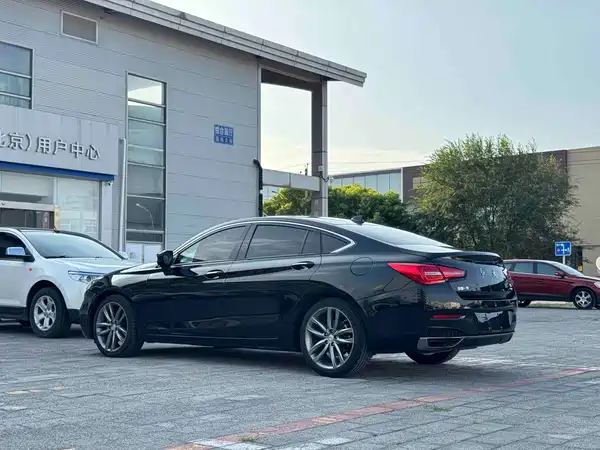 Hongqi H5 2018