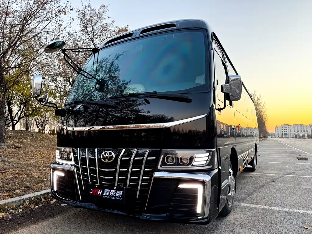 Toyota Coaster 2022 — фото 32