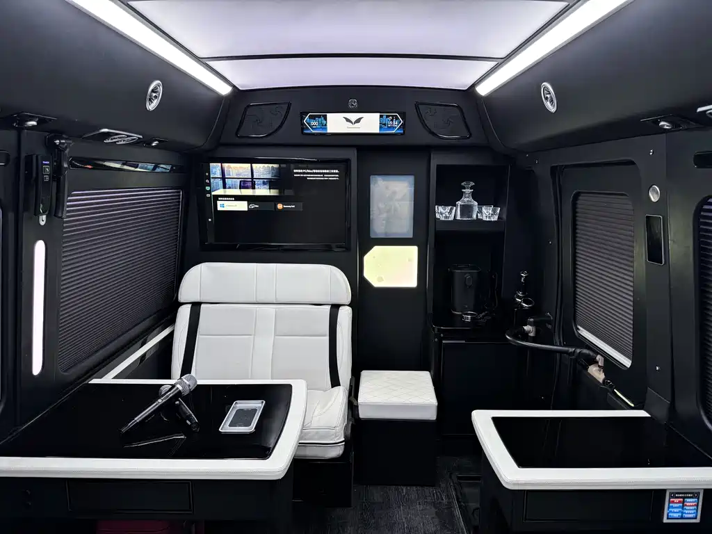 Toyota Coaster 2022 — фото 15