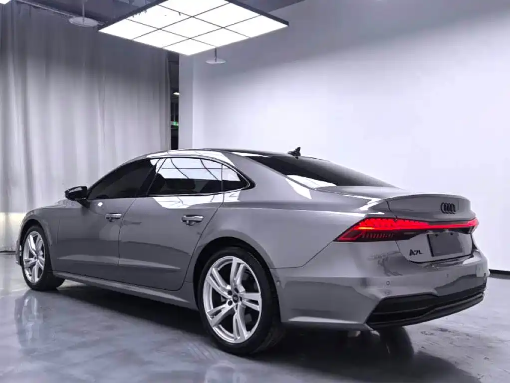 Audi A7L 2022