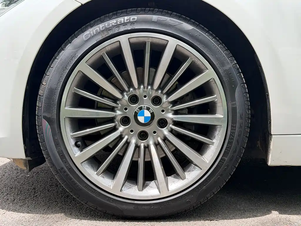 BMW 3 Series 2019 — фото 15