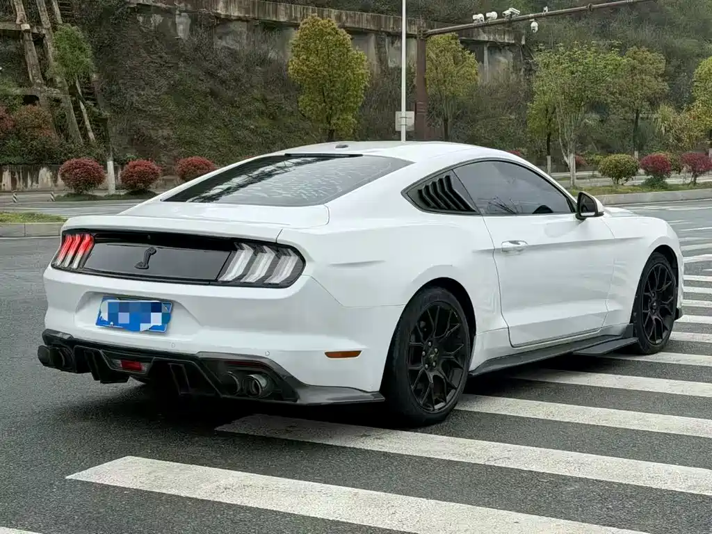 Ford Mustang 2019 — фото 6