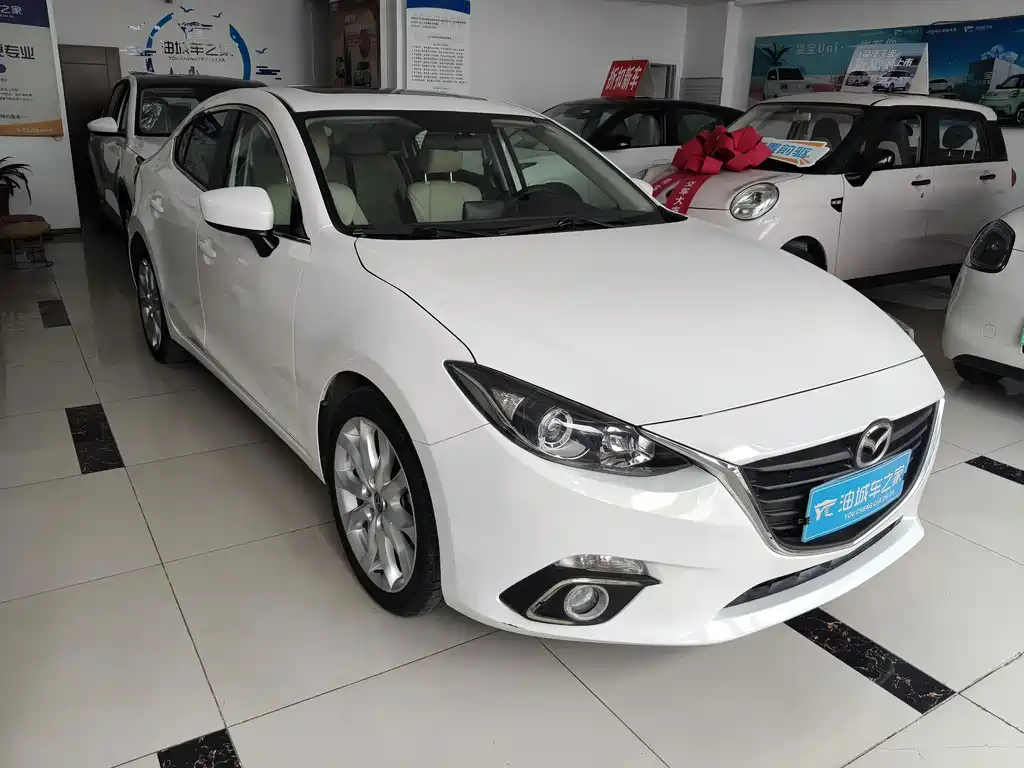 Mazda 3 Axela 2015