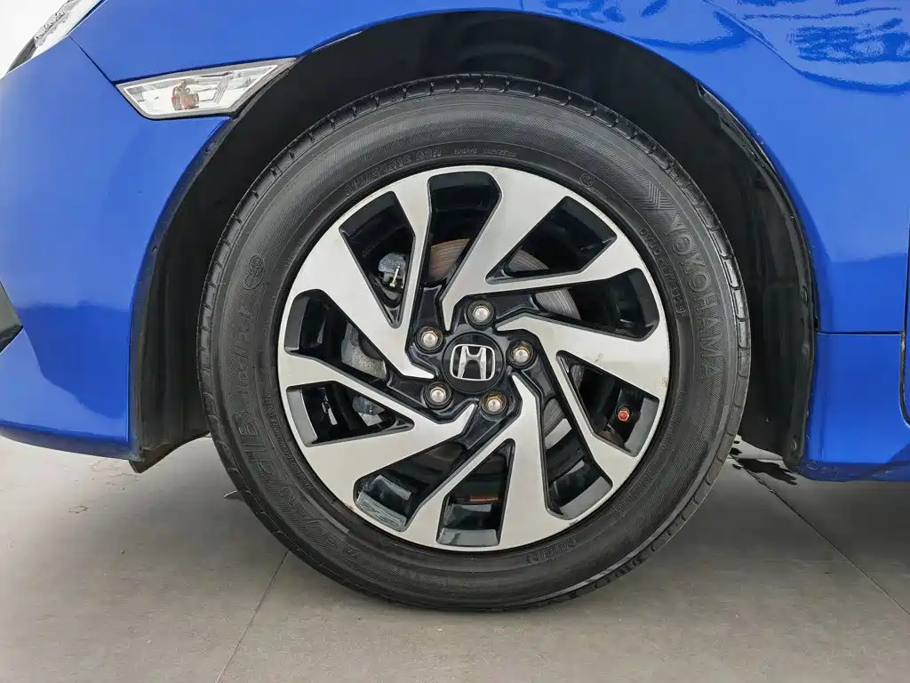 Honda Civic 2017 — фото 17
