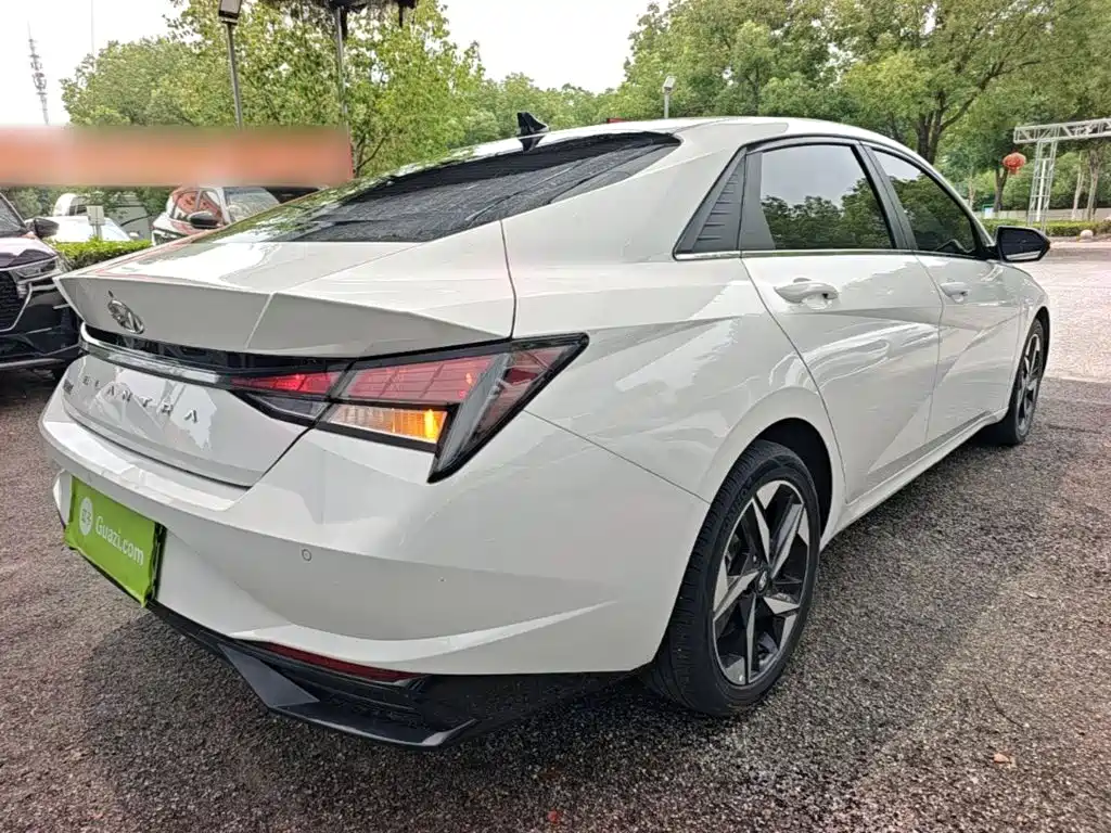 Hyundai Elantra 2023
