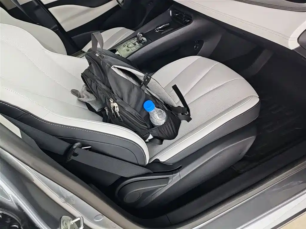 BYD Seal 05 DM-i 2025 — фото 25