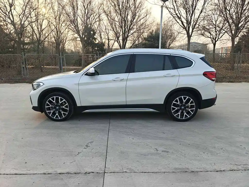 BMW X1 2022 — фото 8