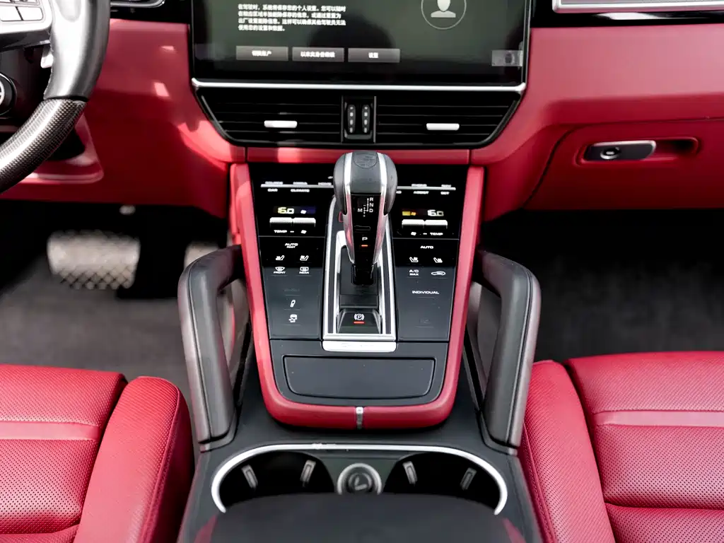 Porsche Cayenne Hybrid 2022 — фото 10