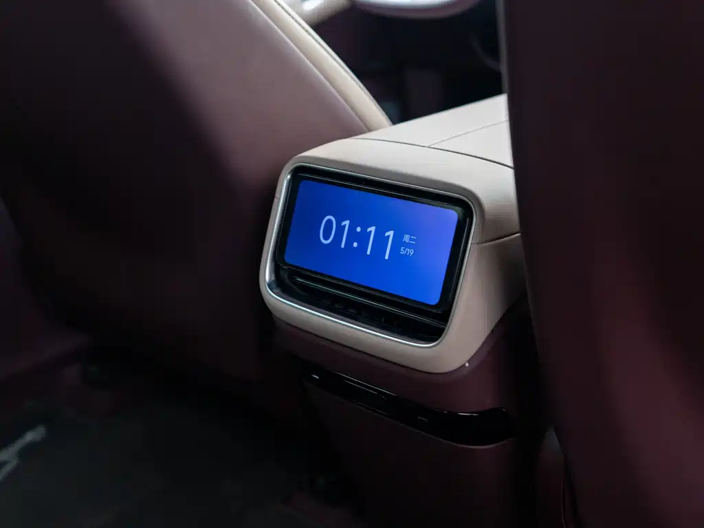 Xiaomi YU7 2025 — фото 15