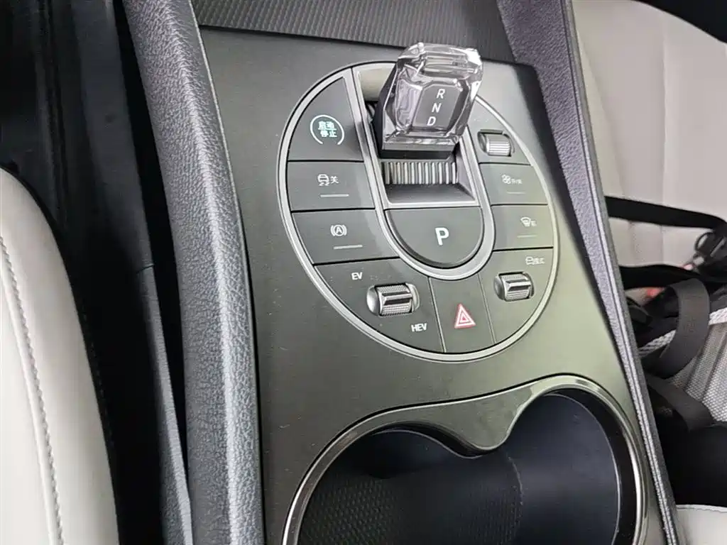 BYD Seal 05 DM-i 2025 — фото 14