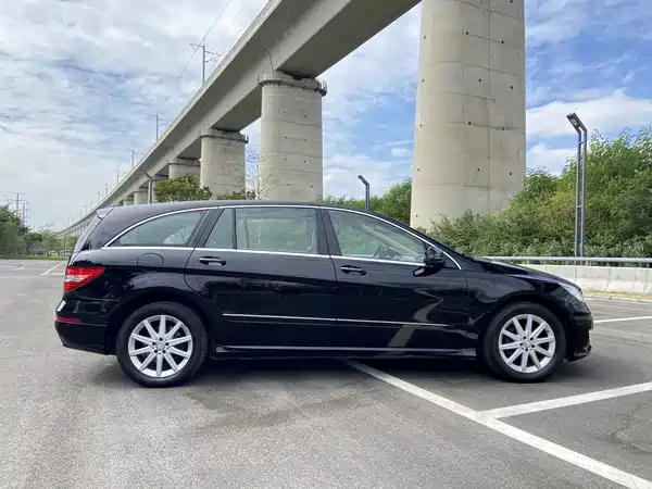 Mercedes-Benz R-Class 2011