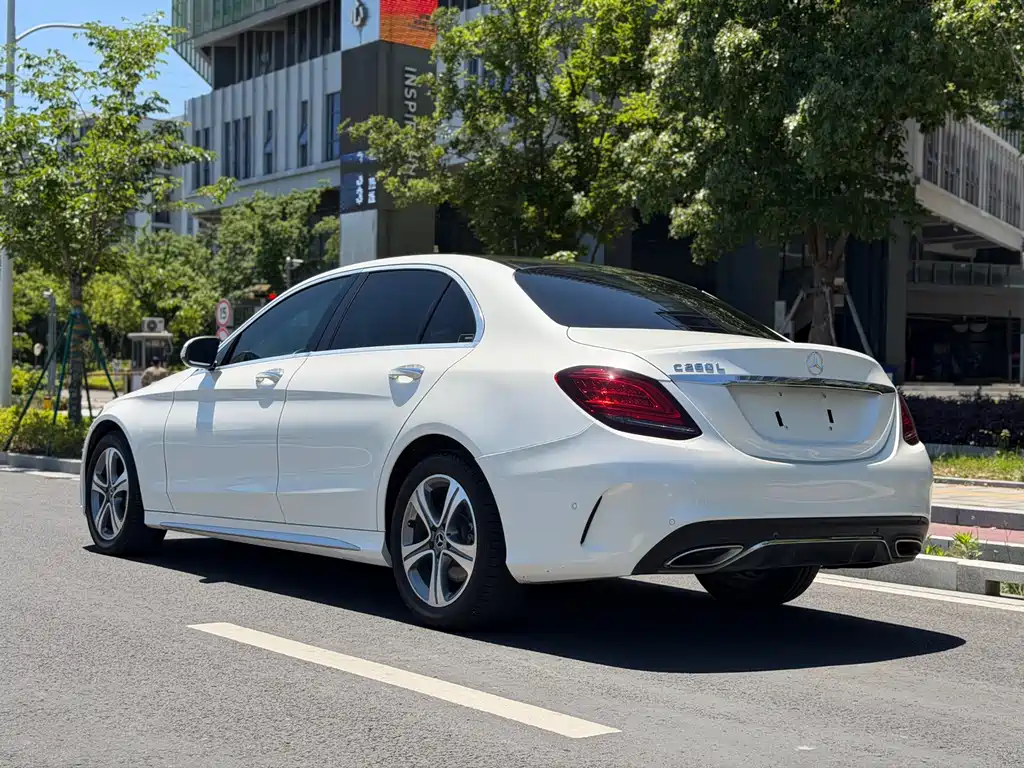 Mercedes-Benz C-Class 2019 — фото 11