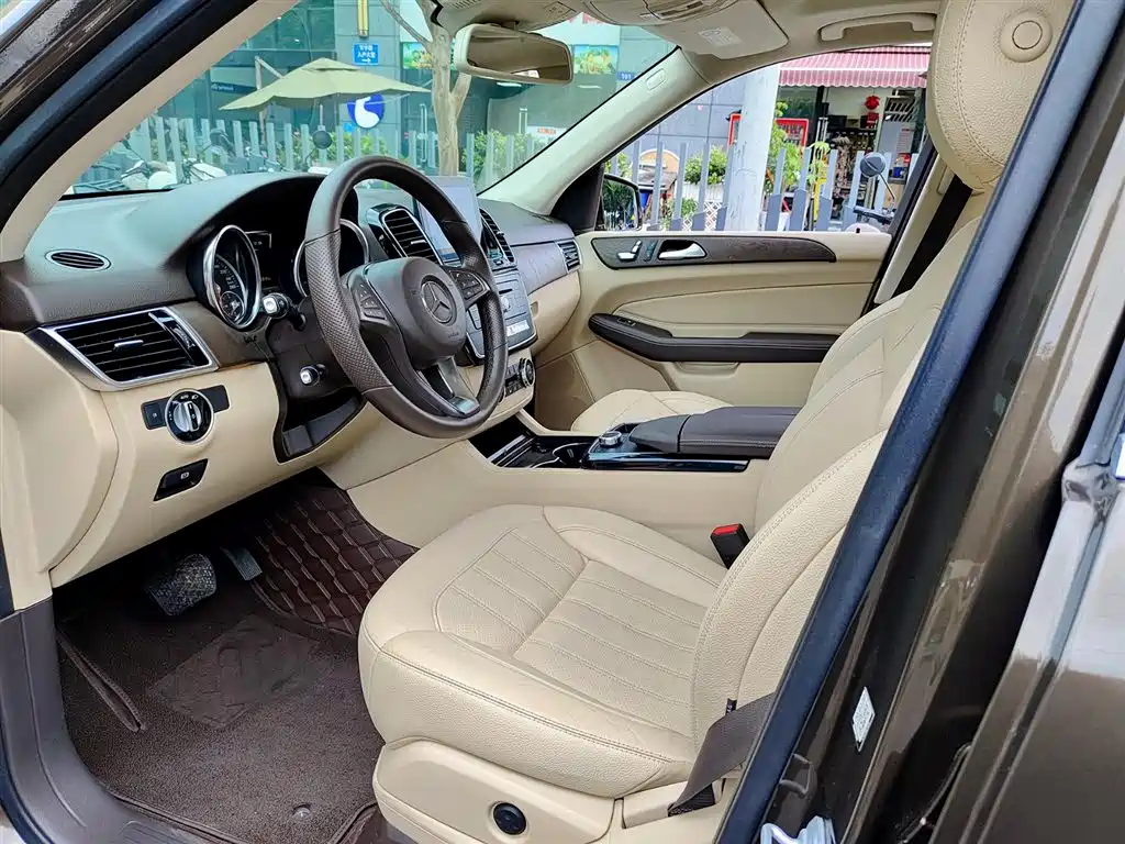 Mercedes-Benz GLE 2016