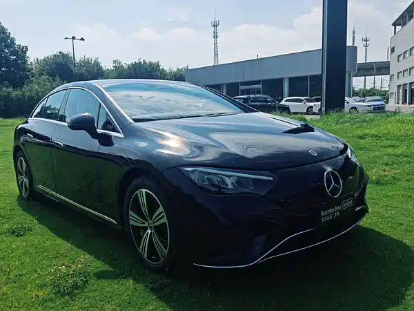 Mercedes-Benz EQE 2025