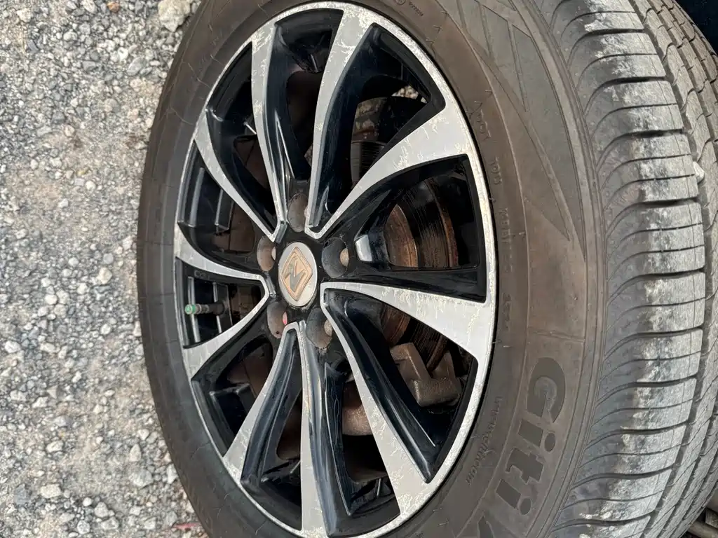 Zotye SR7 2016 — фото 14