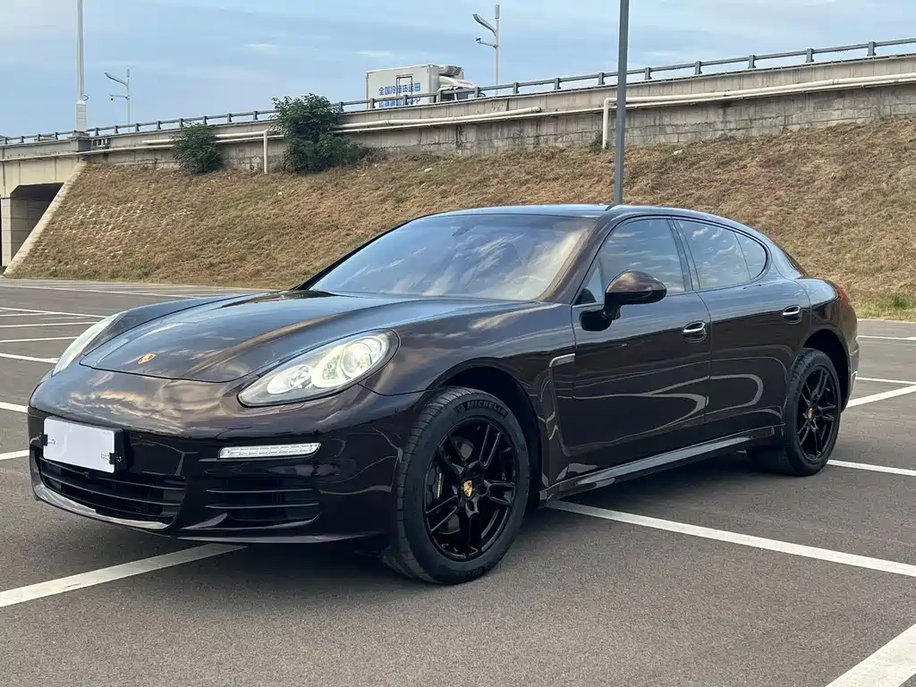 Porsche Panamera 2015 — фото 1