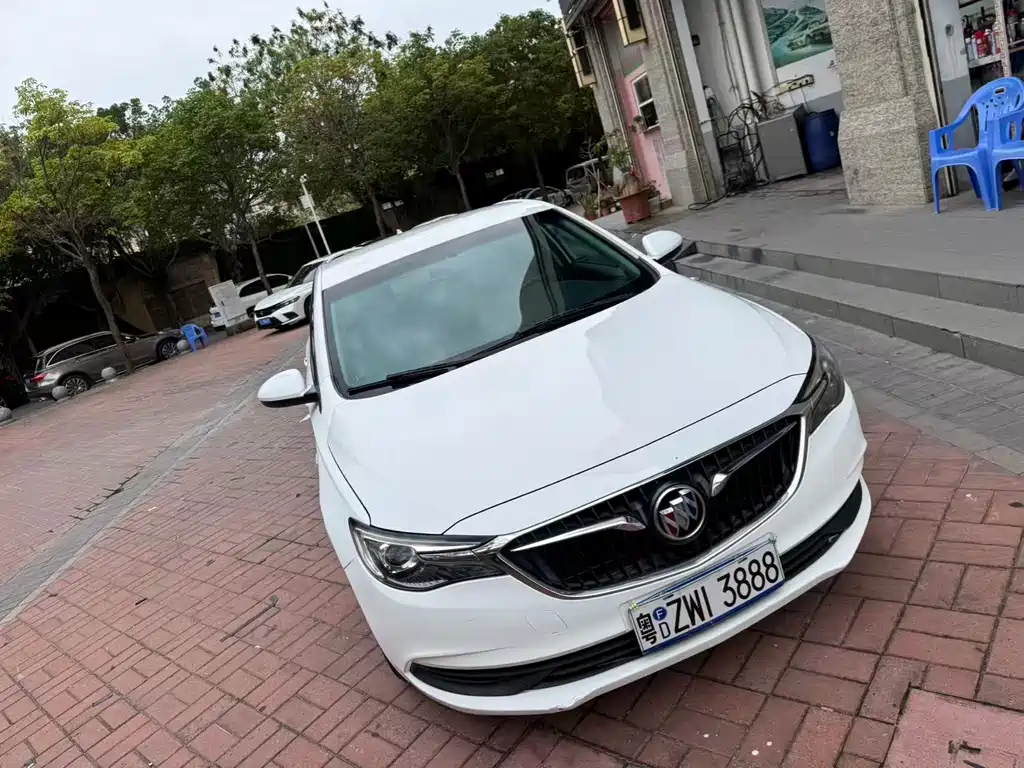 Buick Excelle 2018 — фото 2