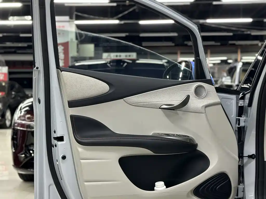 BYD Dolphin 2022 — фото 15