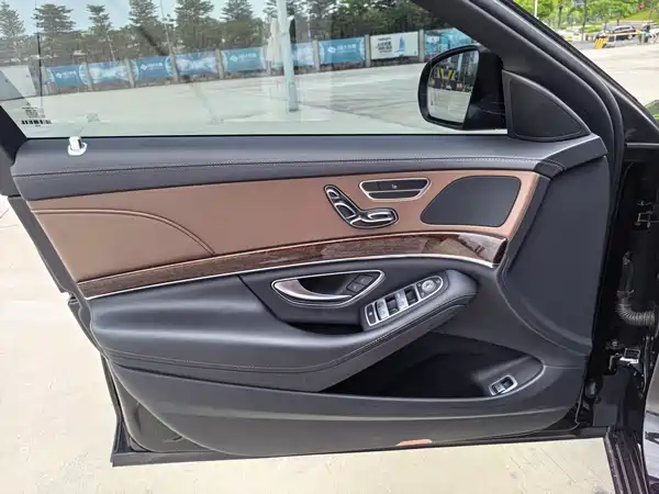 Mercedes-Benz S-Class 2020