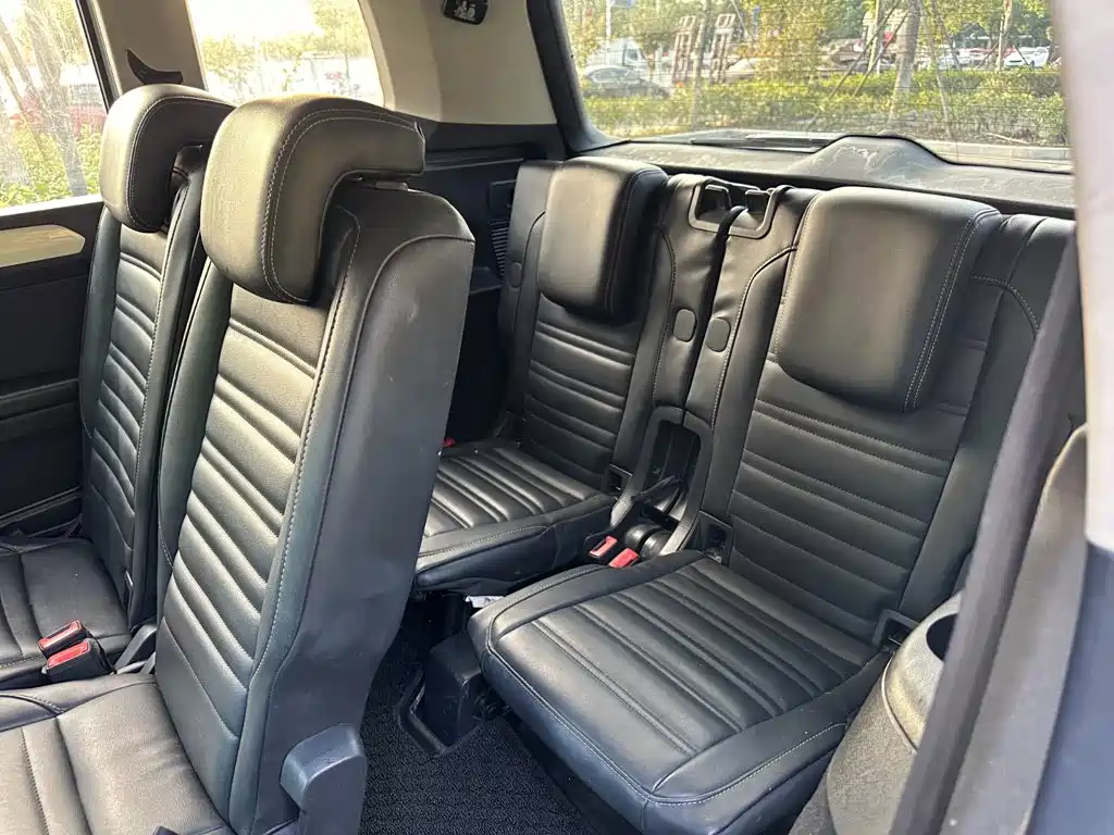 Volkswagen Touran 2018 — фото 24
