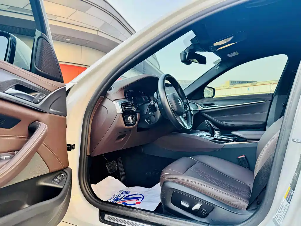 BMW 5 Series New Energy 2022 — фото 6