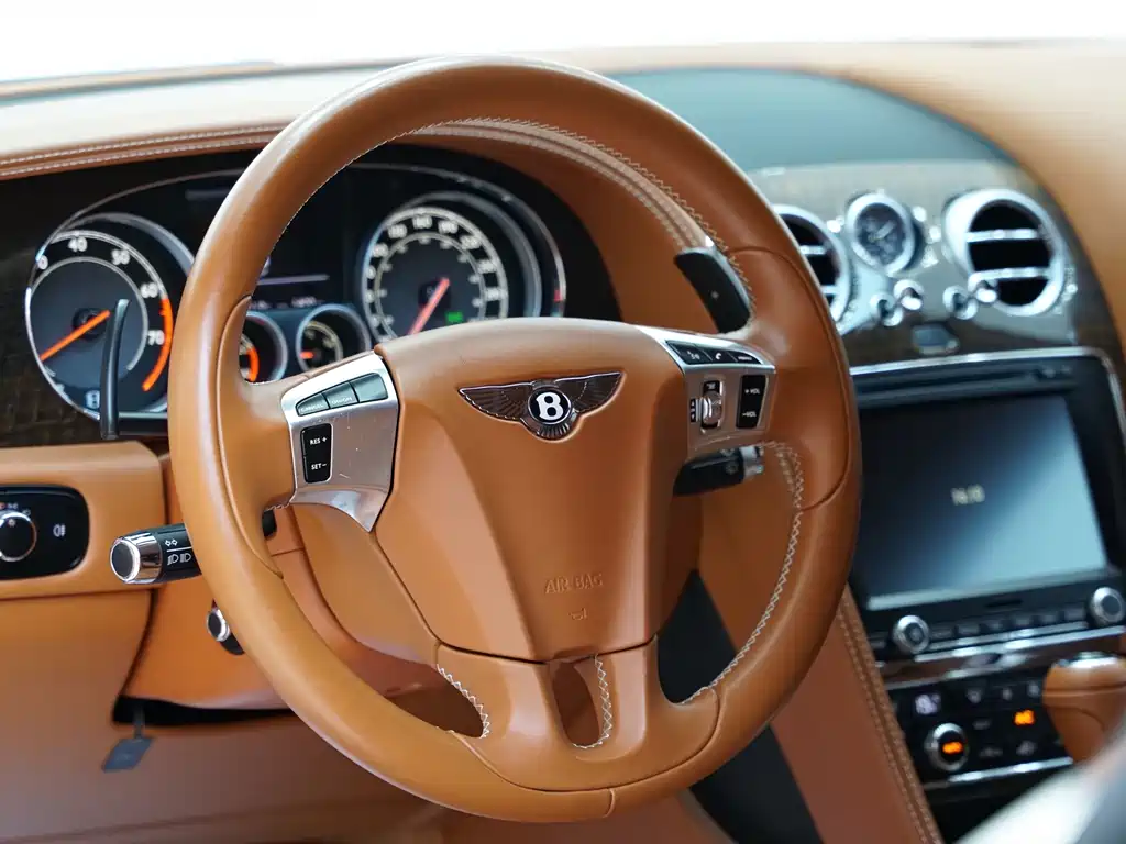 Bentley Continental 2017 — фото 10