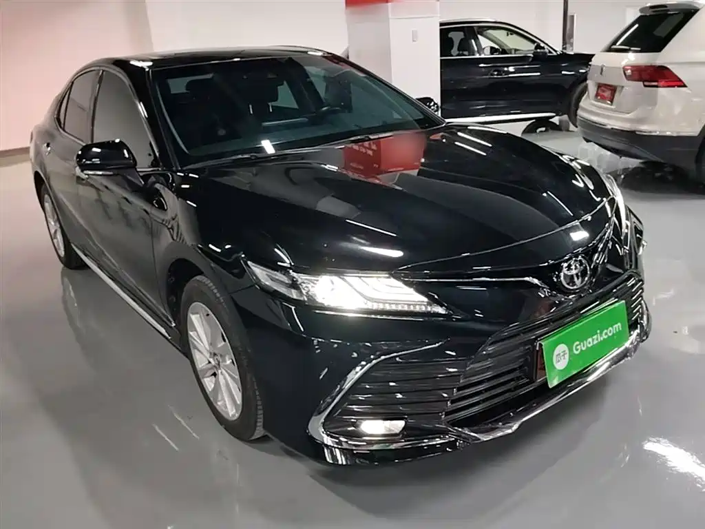 Toyota Camry 2024 — фото 4