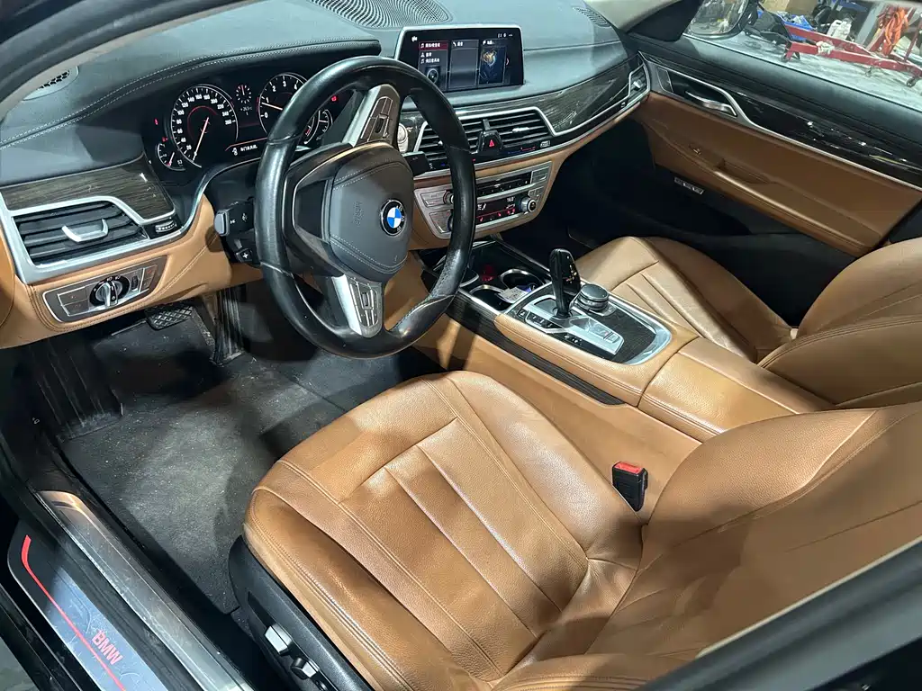 BMW 7 Series 2017 — фото 5