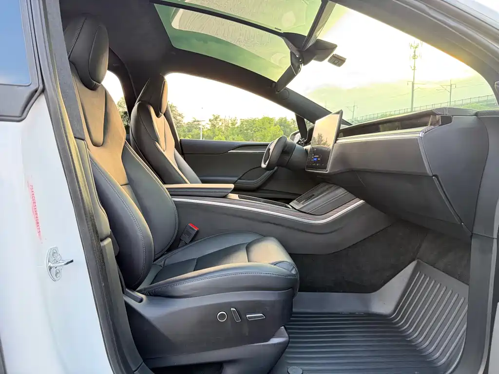 Tesla Model X 2023 — фото 31