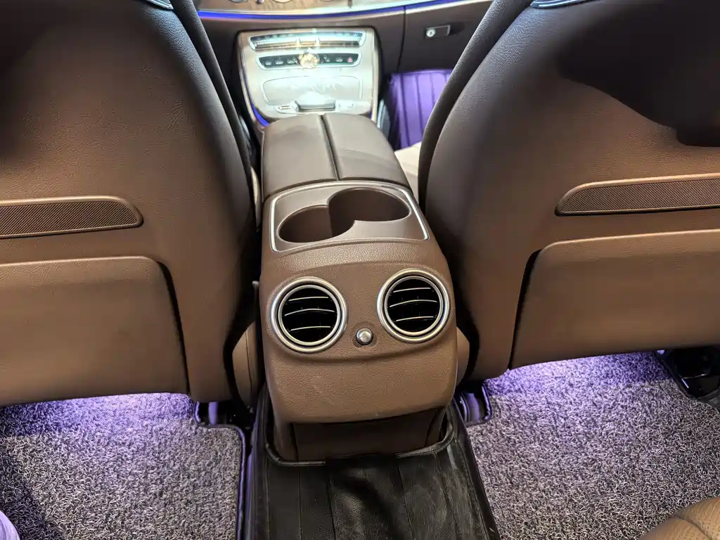 Mercedes-Benz E-Class 2020 — фото 10