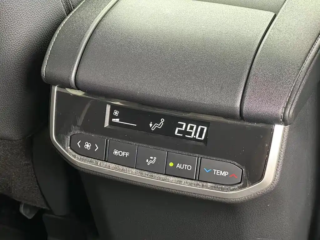 Toyota Highlander 2024 — фото 13