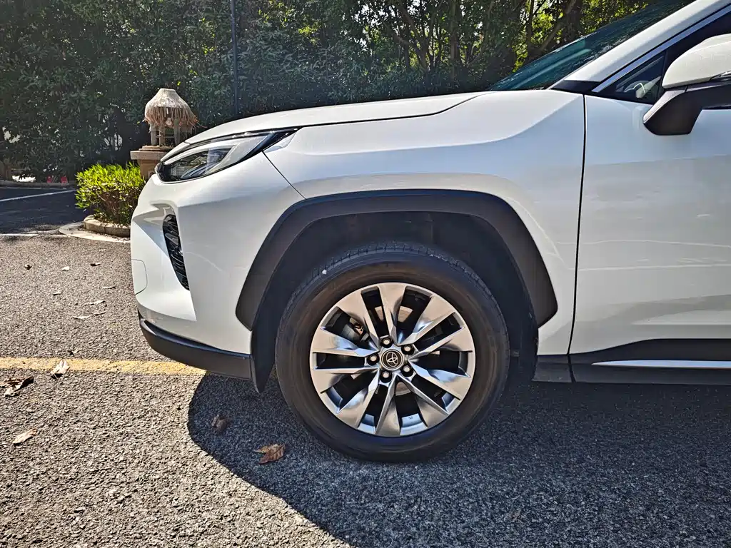 Toyota Wildlander 2023 — фото 13