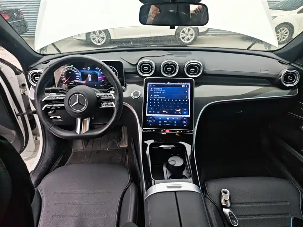 Mercedes-Benz C-Class 2024 — фото 10