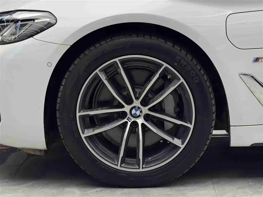 BMW 5 Series New Energy 2021 — фото 4