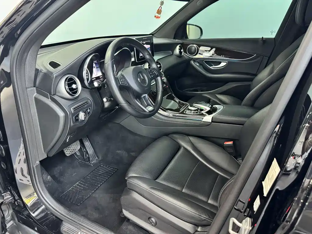 Mercedes-Benz GLC 2019 — фото 11